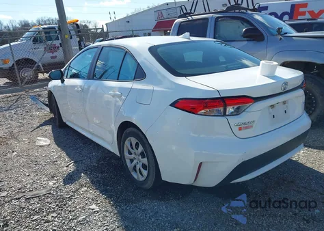 2021 Toyota Corolla Le z USA, uszkodzony, nr VIN 5YFEPMAEXMP174849